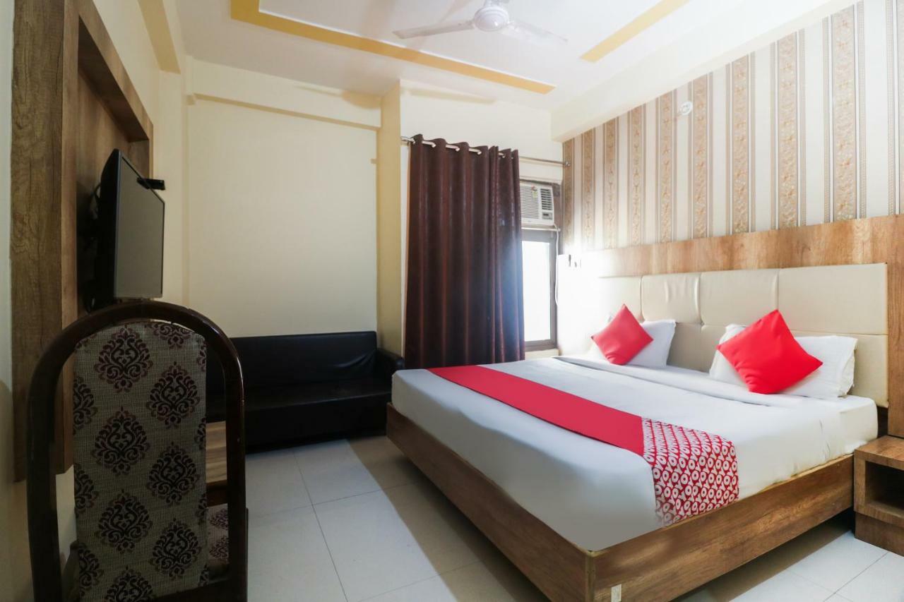 فاراناسي Oyo 48974 Hotel Shweta Residency المظهر الخارجي الصورة