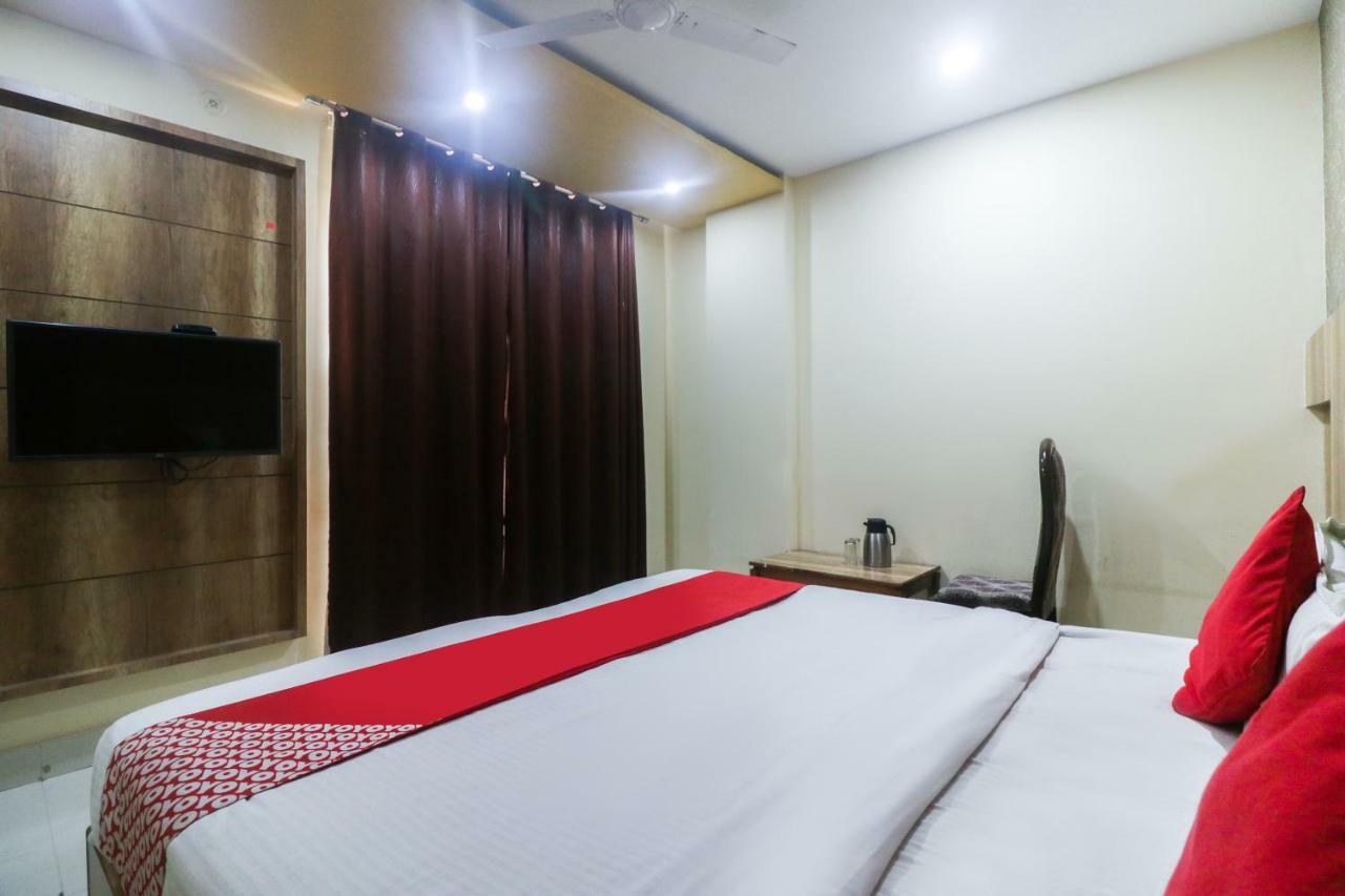 فاراناسي Oyo 48974 Hotel Shweta Residency المظهر الخارجي الصورة