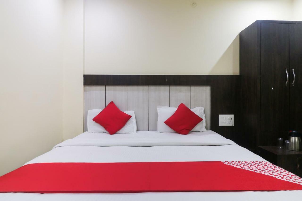 فاراناسي Oyo 48974 Hotel Shweta Residency المظهر الخارجي الصورة